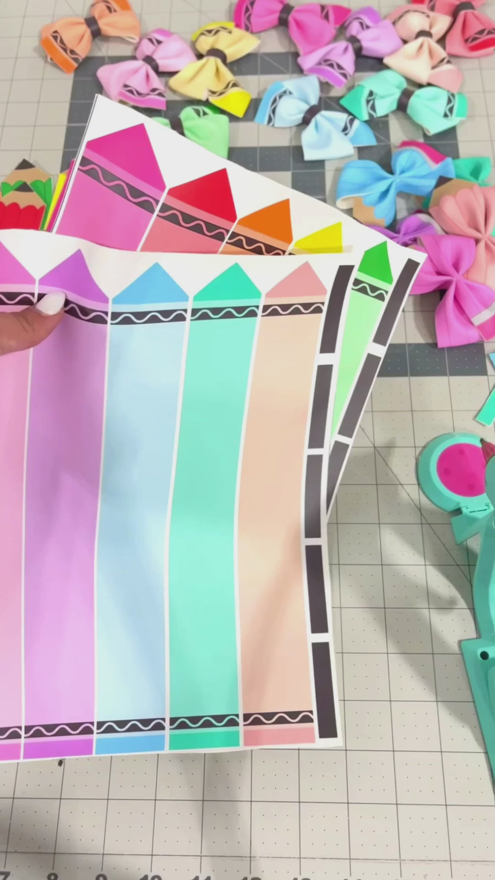 Faux Leather Pinwheel Hair Bow Tutorial - Crayon and Pencil Template