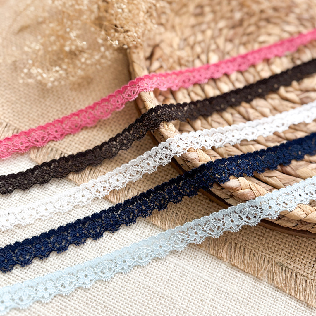 Trim 21 - solid in 1 yard increments
Perfect For:
Hair bows, headbands, accessories
Bag accents, keychains, wristlets
Sewing projects, garment trim
Scrapbooking, card making, DIY crafts
Holiday décor, gift wrapping
Adding texture and dimension to your handmade designs