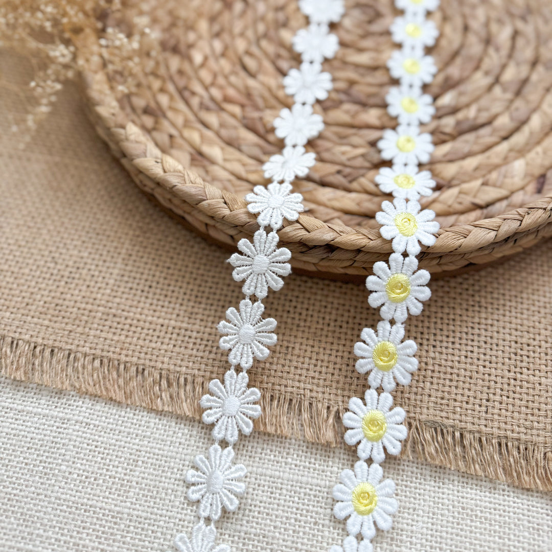 Trim 22 - solid in 1 yard increments
Perfect For:
Hair bows, headbands, accessories
Bag accents, keychains, wristlets
Sewing projects, garment trim
Scrapbooking, card making, DIY crafts
Holiday décor, gift wrapping
Adding texture and dimension to your handmade designs
