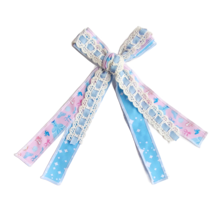 These princess themed lace pre-cut tied bows are ready to package and resell to your customers no sewing or measuring necessary! These hair bows come with a clip already attached.