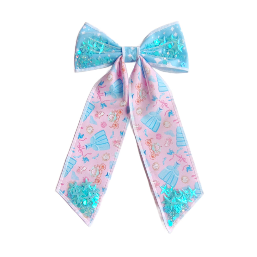 These princess themed long tail shaker pre-cut tied bows are ready to package and resell to your customers no sewing or measuring necessary! These hair bows come with a clip already attached. The shaker bows come pre-filled with a pattern mix.