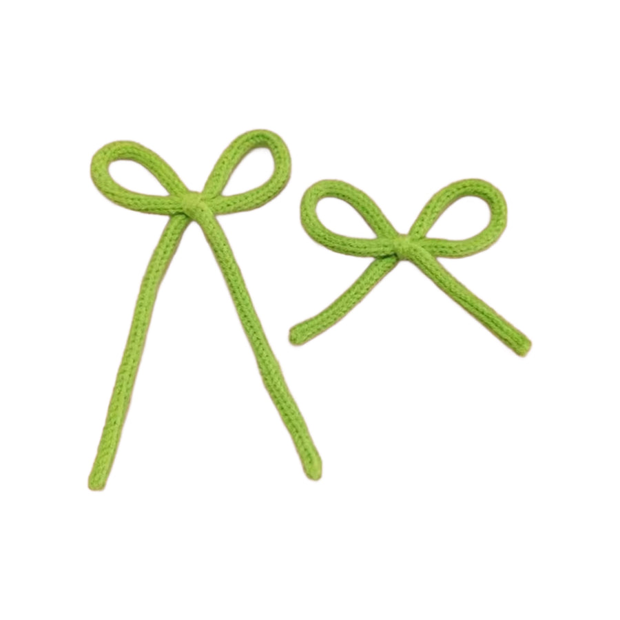 These spring ribbon tied bows are ready to package and resell to your customers no sewing or measuring necessary! These hair bows come with a clip already attached.