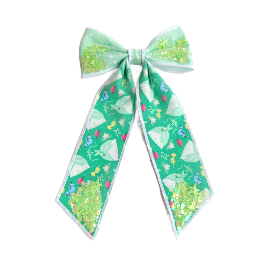 These princess themed long tail shaker pre-cut tied bows are ready to package and resell to your customers no sewing or measuring necessary! These hair bows come with a clip already attached. The shaker bows come pre-filled with a pattern mix.