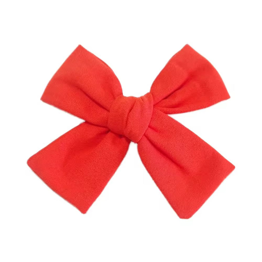 These pinwheel solid linen pre-cut tied bows are ready to package and resell to your customers no sewing or measuring necessary! These hair bows come with a clip already attached.