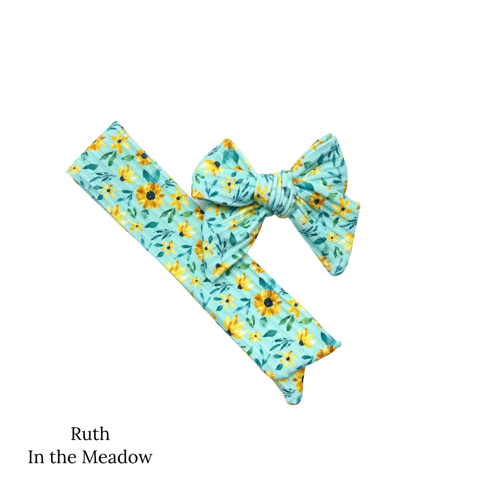 Spring meadow pattern bow strips. In the meadow print sailor style bow strip. 